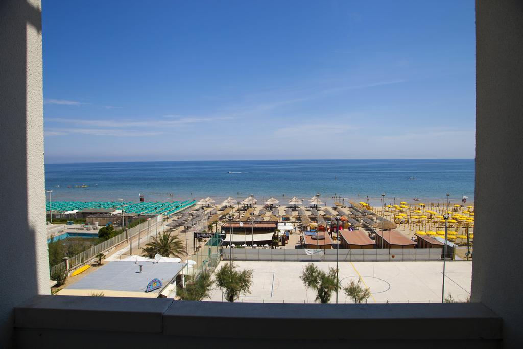 Hotel Mare Pesaro Luaran gambar